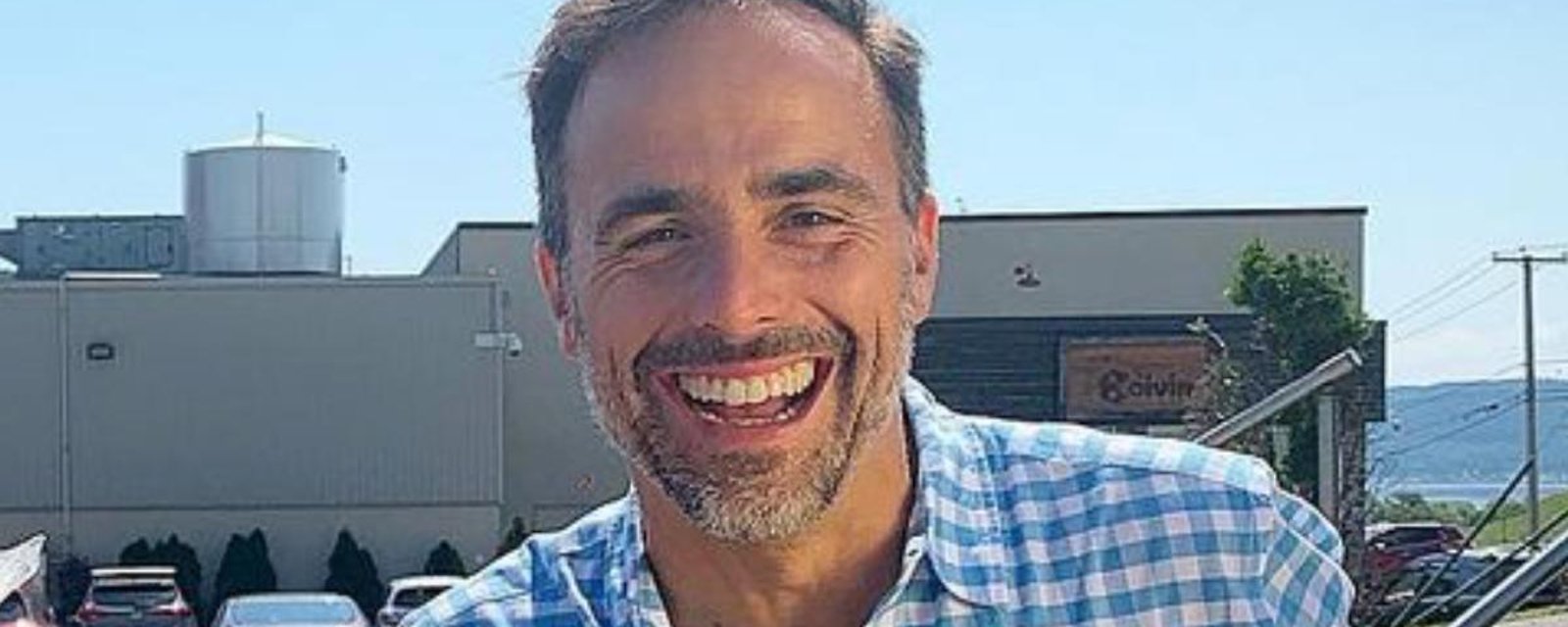 Sébastien Benoit et sa conjointe profitent de la plage et partagent d’adorables photos ensemble