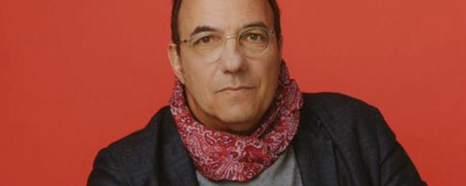 Denis Bernard méconnaissable dans la nouvelle série Chaos