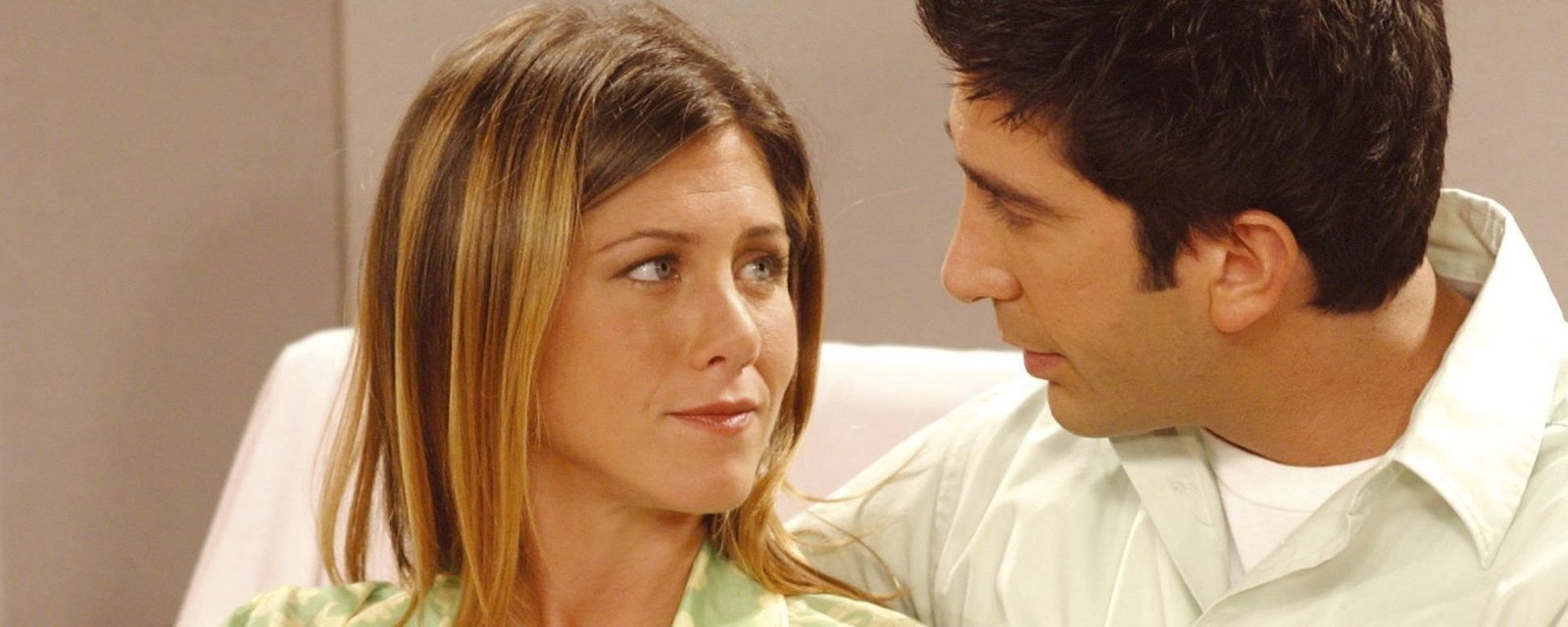Jennifer Aniston et David Schwimmer de Friends seraient en couple et le web s'enflamme