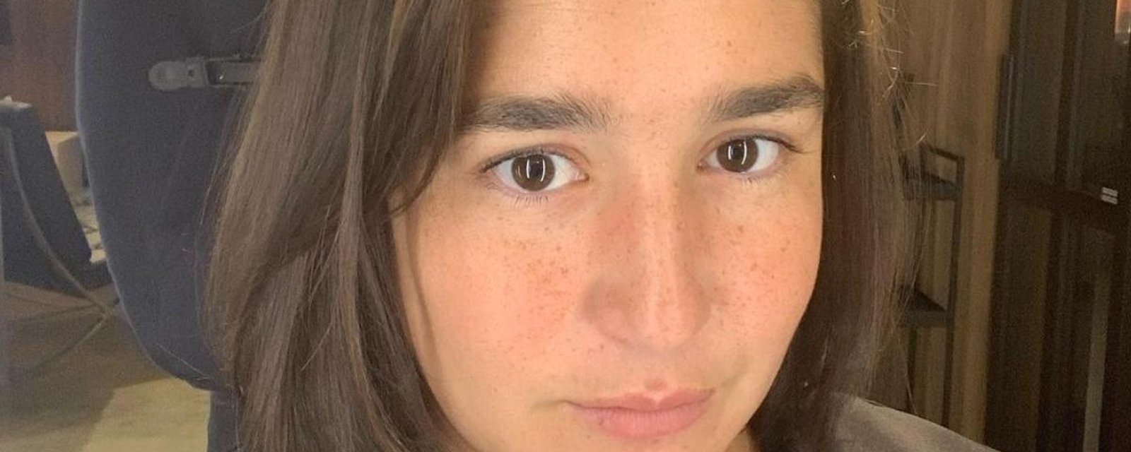 Mariana Mazza répond aux anti-passeport sanitaire sur les médias sociaux