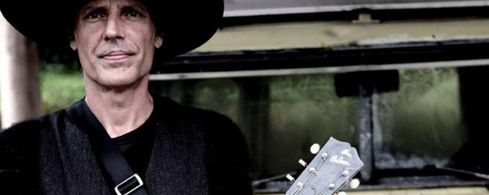 Jean Leloup lance deux nouvelles chansons et annonce la sortie de son nouvel album