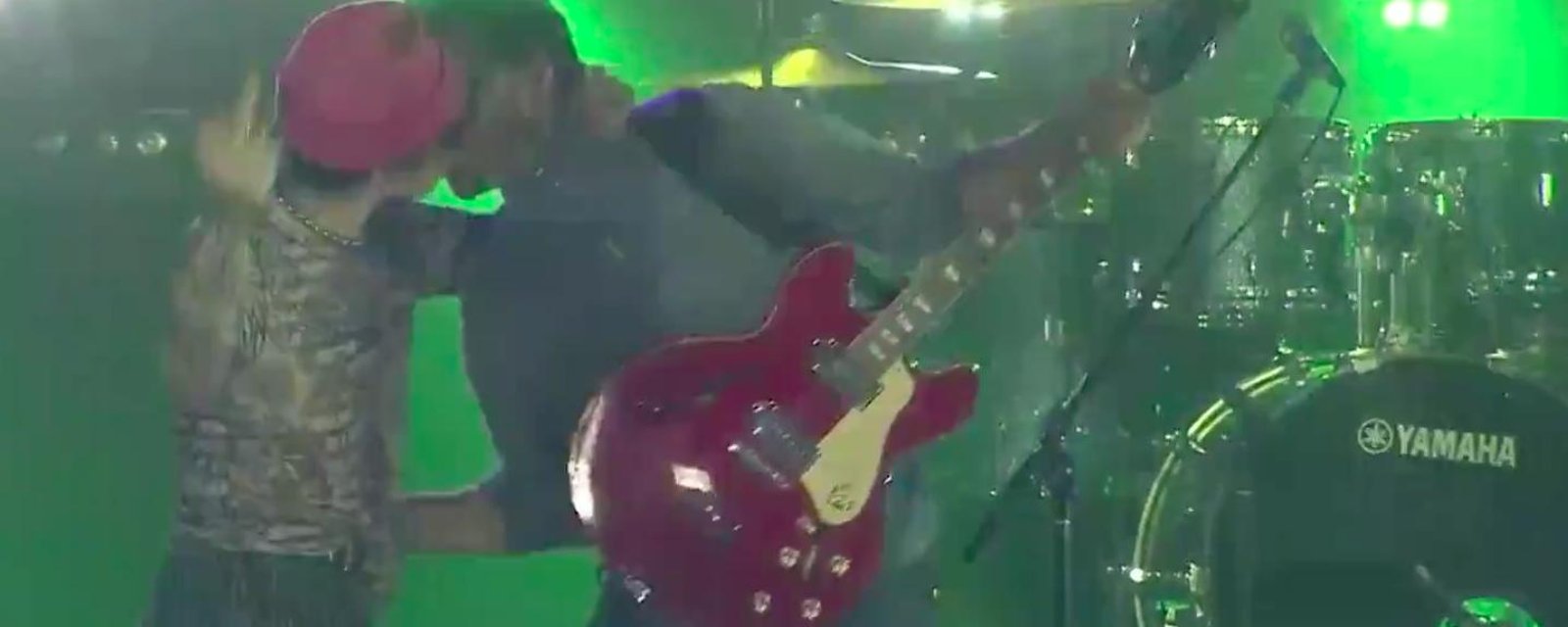 EXTRAIT: Hubert Lenoir récidive avec une performance controversée aux Junos