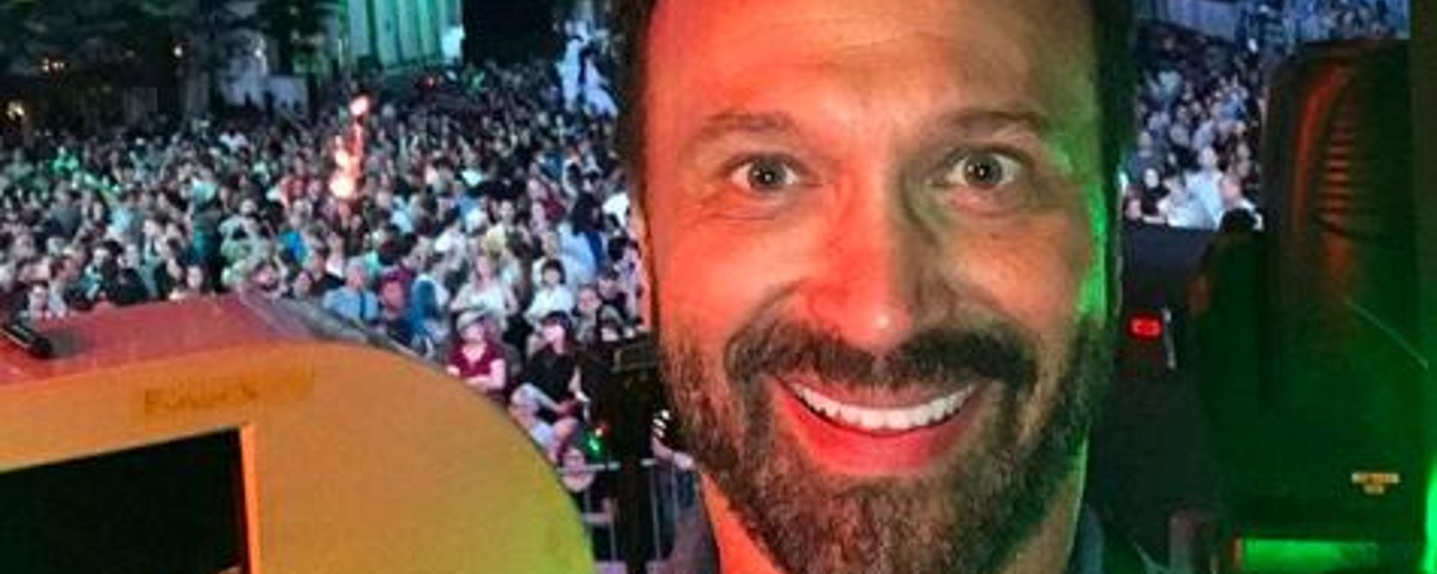 Joël Legendre publie une magnifique photo de famille et ses jumelles ont tellement grandi!