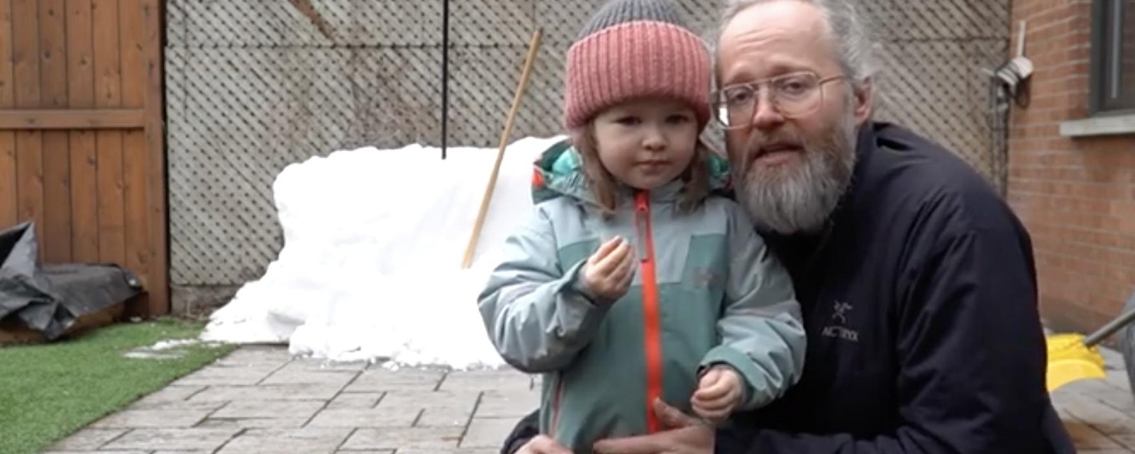 François Bellefeuille présente sa fille pour la 1re fois dans une vidéo aussi adorable qu'importante