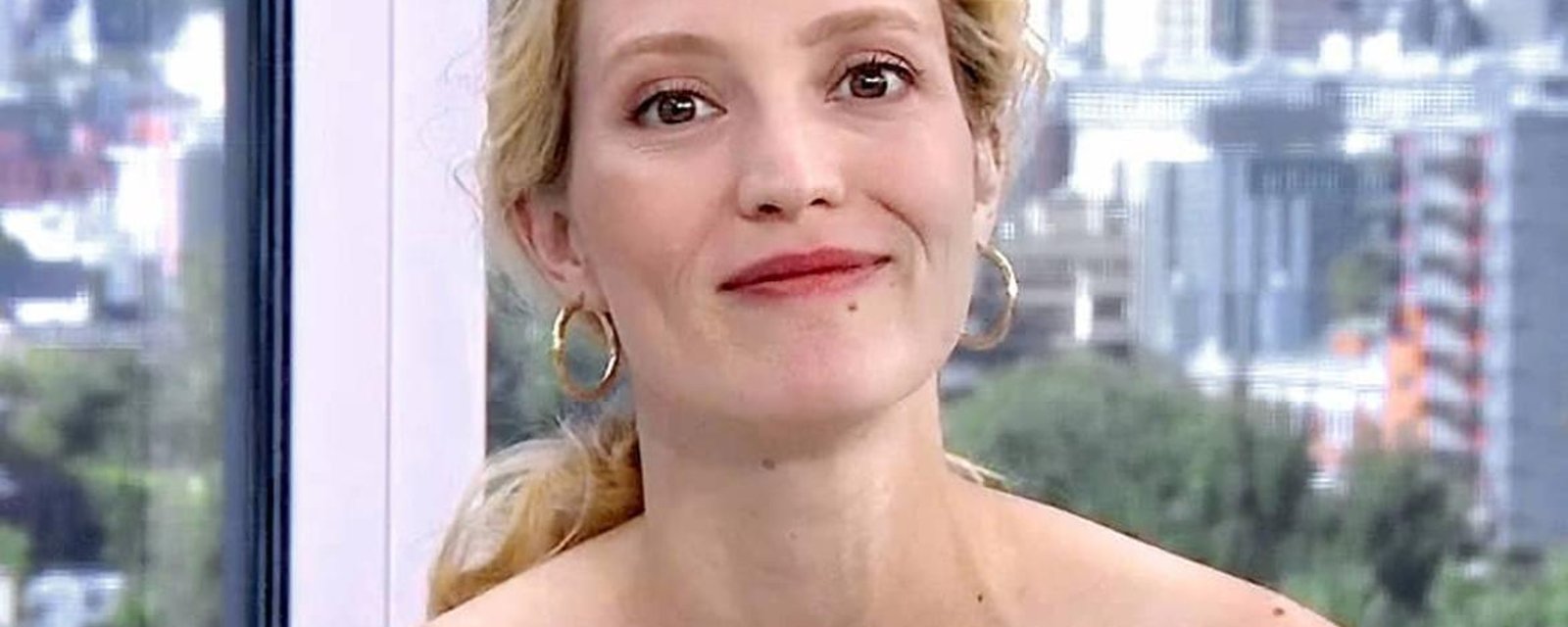 Évelyne Brochu annonce le sexe de ses futurs jumeaux en direct à la télé