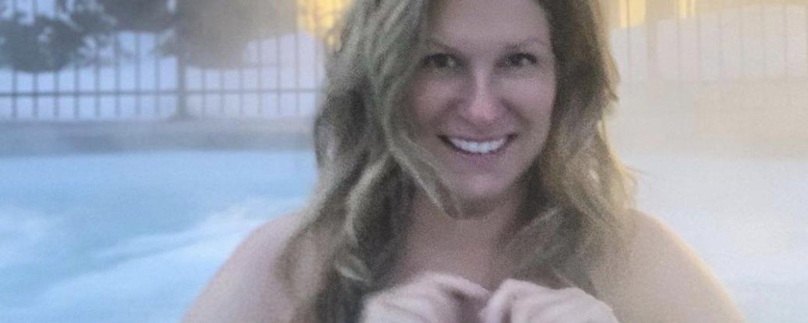 La fille de Saskia Thuot vole la vedette sur une rare photo mère/fille