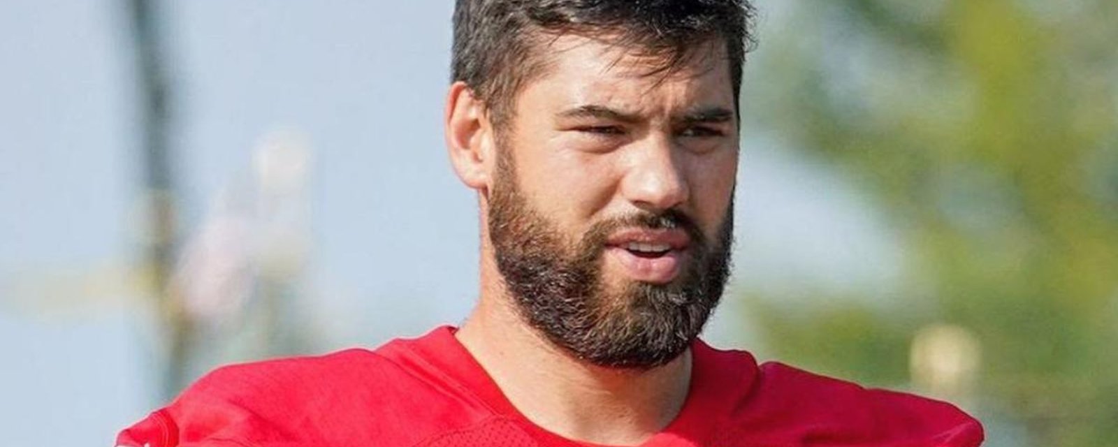 Laurent Duvernay-Tardif rayonne dans une photo pour le magazine Elle Québec