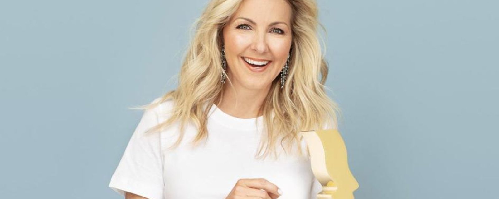 Véronique Cloutier fait tourner toutes les têtes avec son look de présentatrice aux Gémeaux