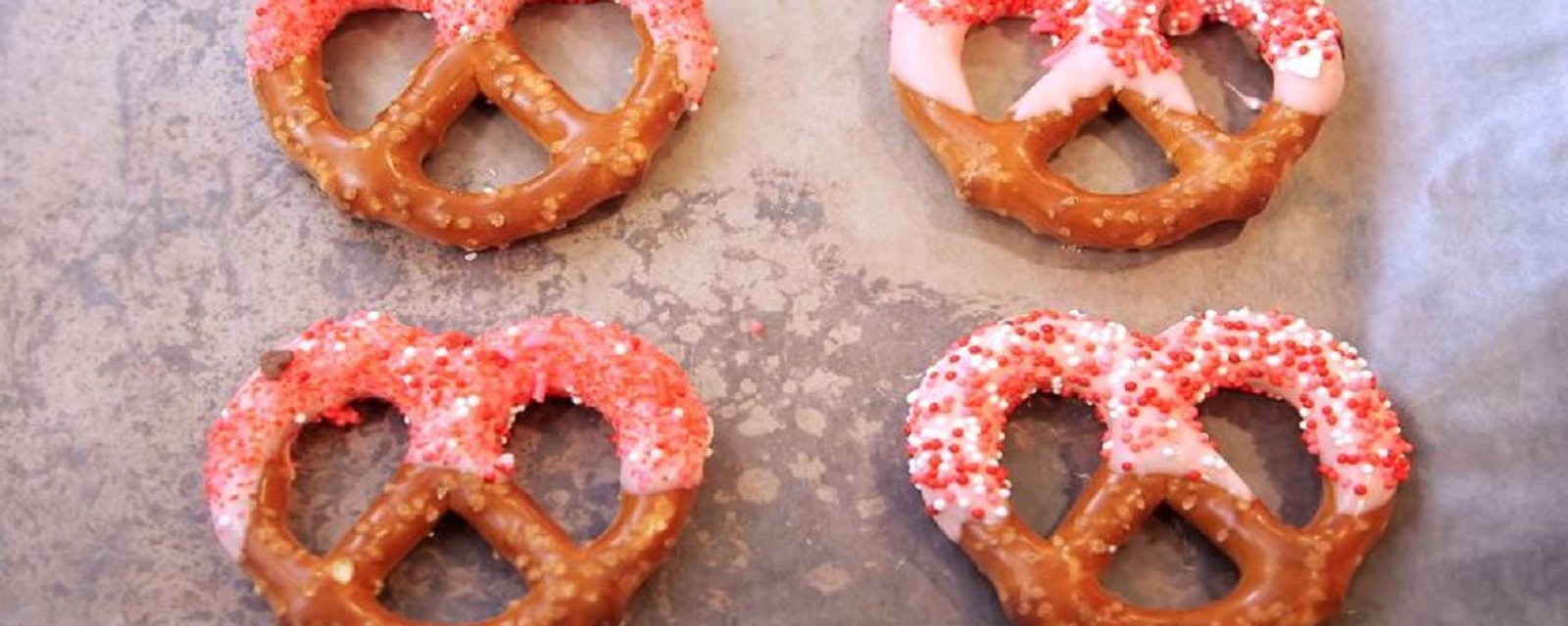 Le parfait mariage du sucré et du salé: des bretzels trempés dans le chocolat