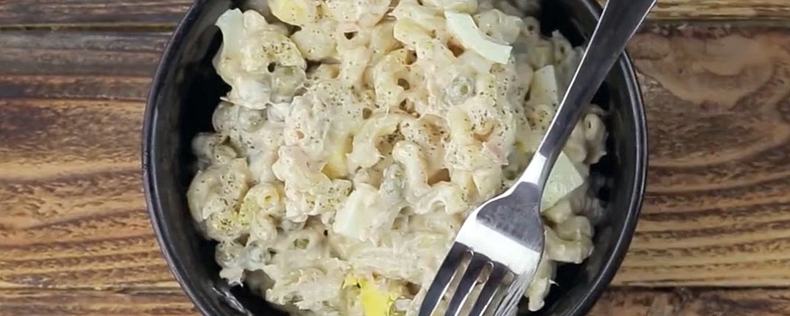 Salade classique de macaroni au thon​