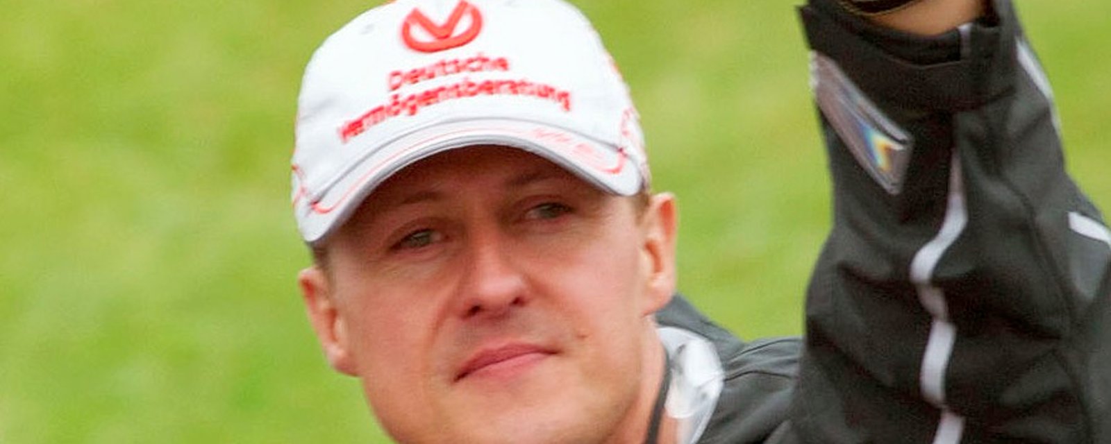 Michael Schumacher communique maintenant avec les yeux