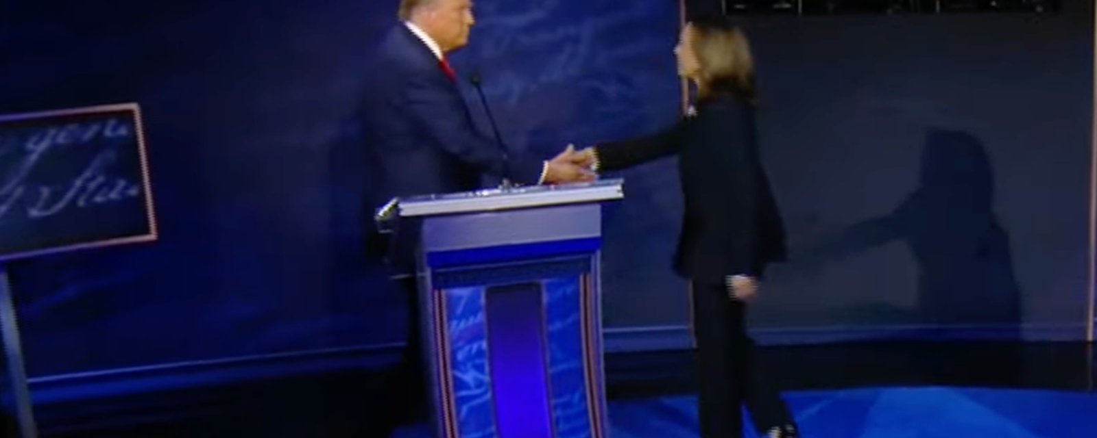 Moment embarrassant entre Kamala Harris et Donald Trump juste avant le début du débat