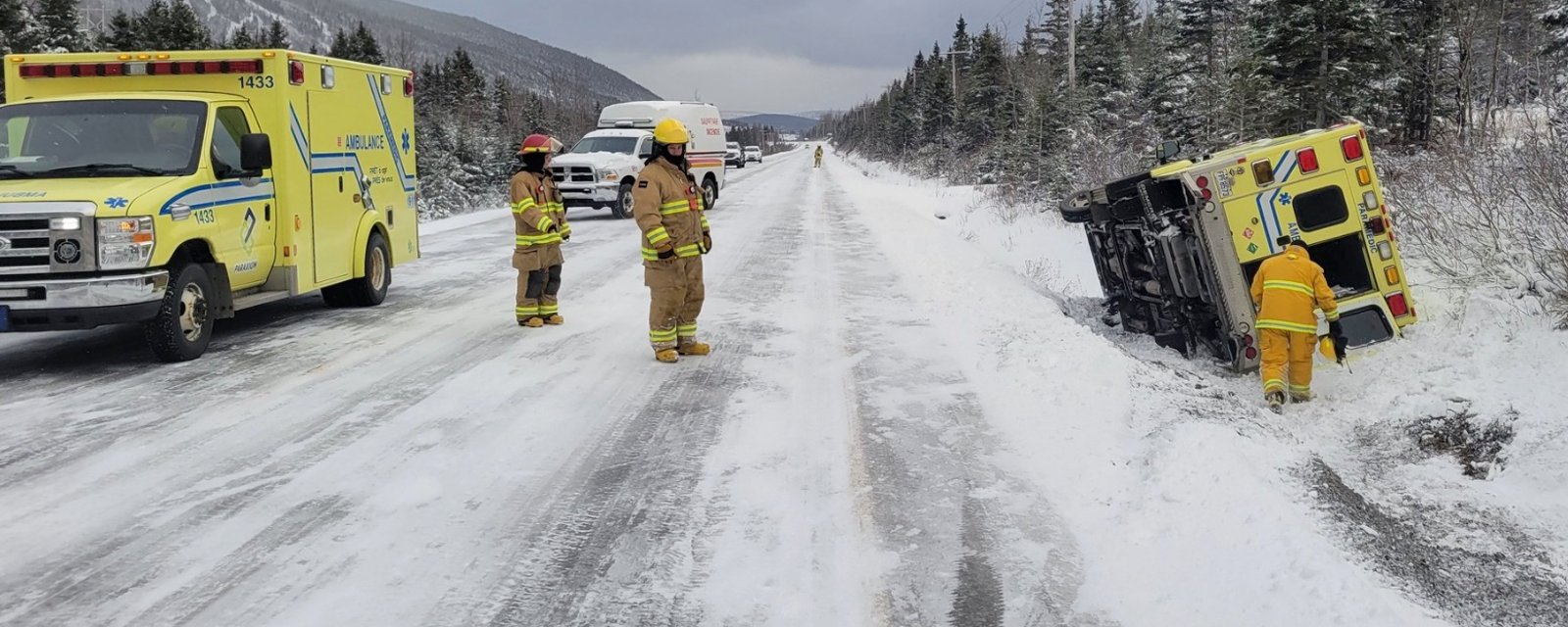 La neige et la glace surprennent des ambulanciers du Québec qui se retrouvent en mauvaise posture 