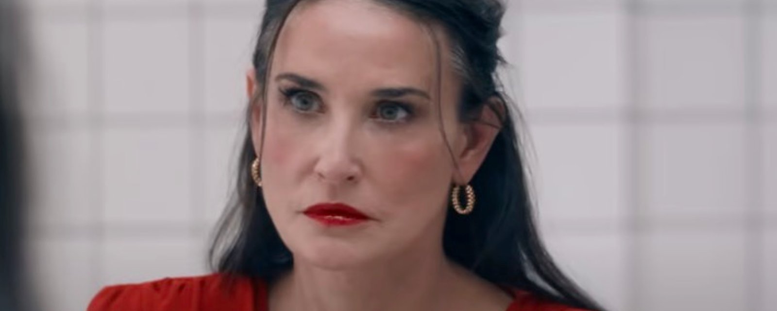 On a vu le nouveau film d'horreur de Demi Moore et on ne le conseille pas aux âmes sensibles!