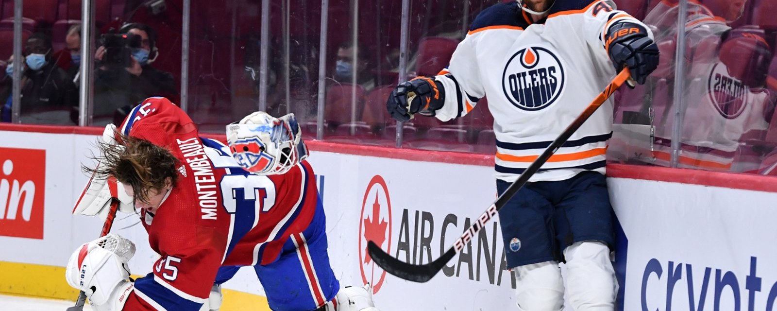 Antoine Roussel commente l'inaction des joueurs du Canadien suite au coup sur Samuel Motembeault