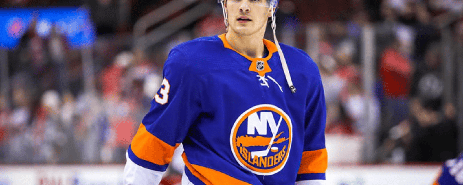 ALERTE POOLERS : Les Islanders perdent les services de Mathew Barzal à long terme