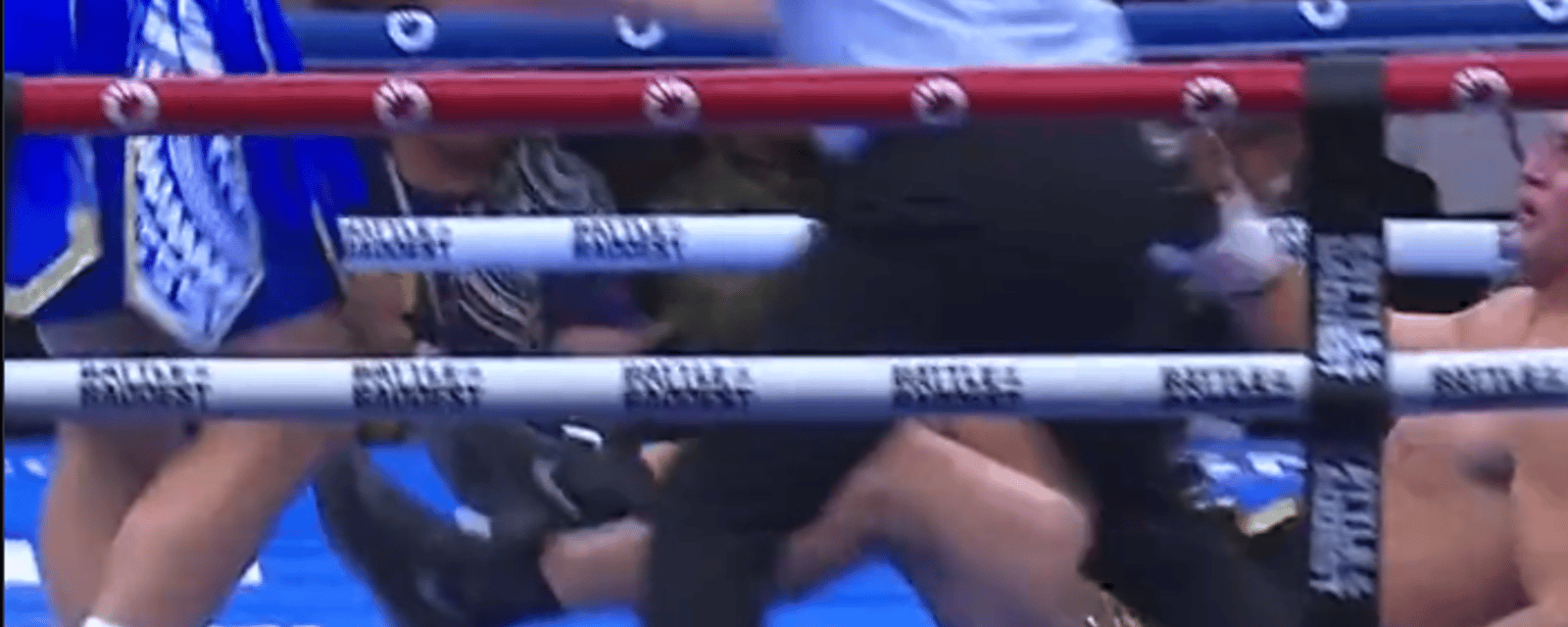 Simon Kean se fait passer le K-O par Joseph Parker au 3e round