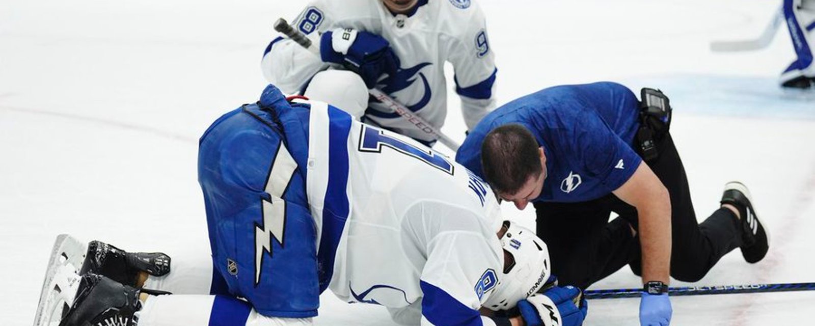 Le Lightning perd trois joueurs dans sa victoire face aux Maple Leafs