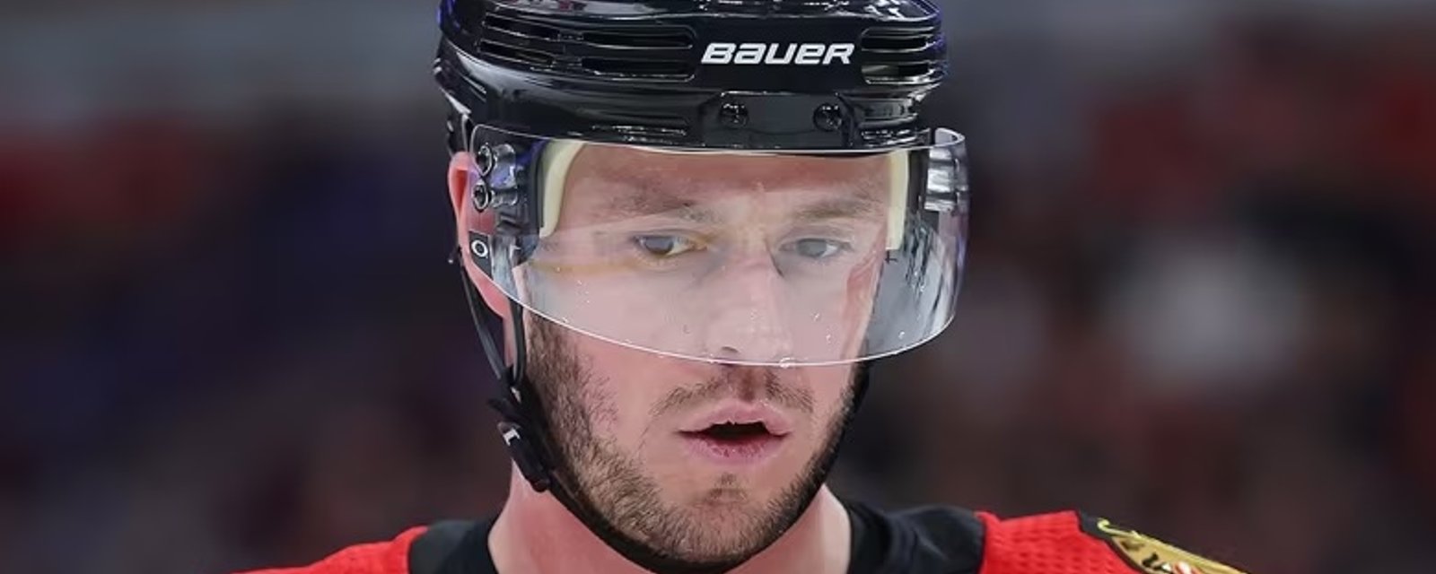 Jonathan Toews est lié à une équipe canadienne