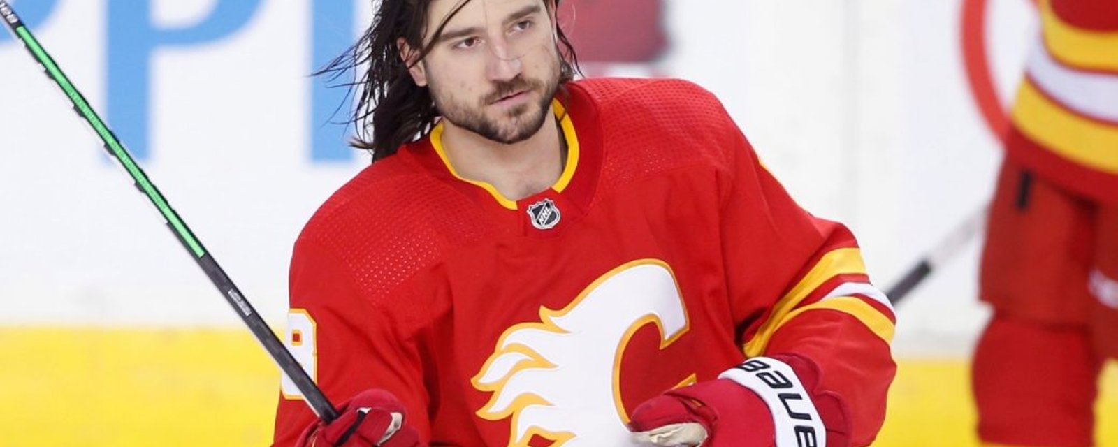 Les multiples blessures de Chris Tanev sont révélées et on ignore comment il a pu jouer!