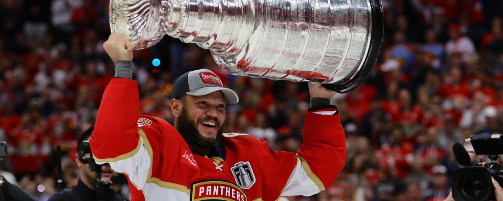 Kyle Okposo reçoit une nouvelle déchirante lors de sa journée avec la Coupe Stanley