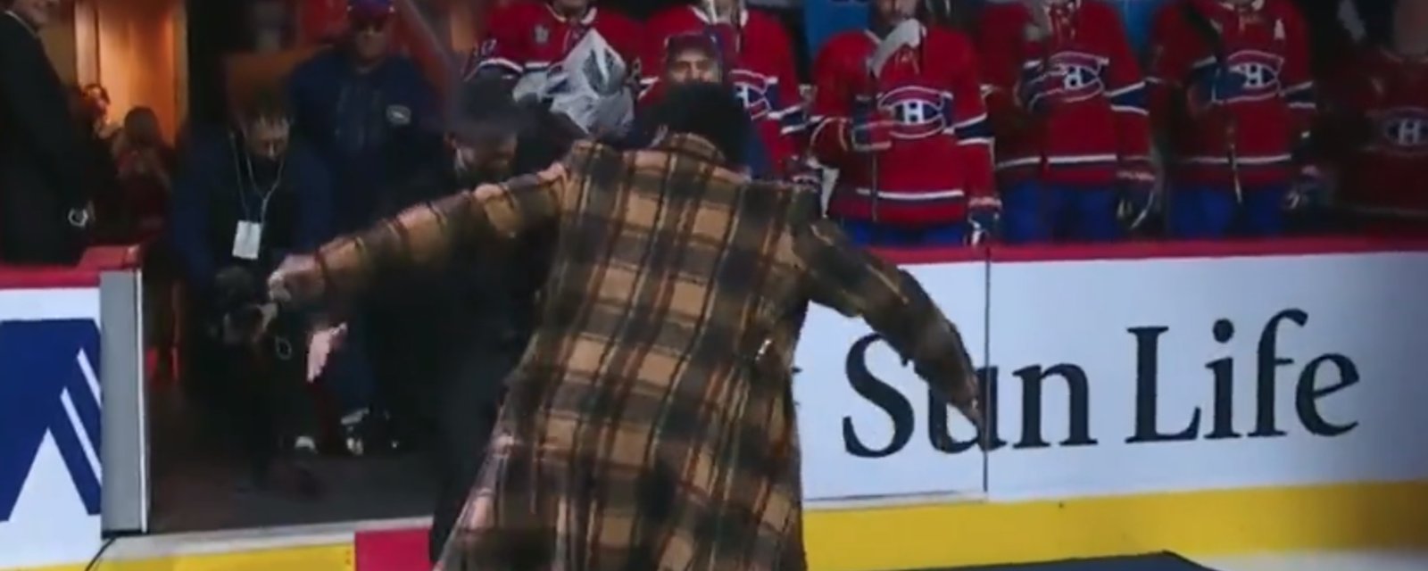 Apparition surprise de Carey Price pour l'hommage à PK Subban!