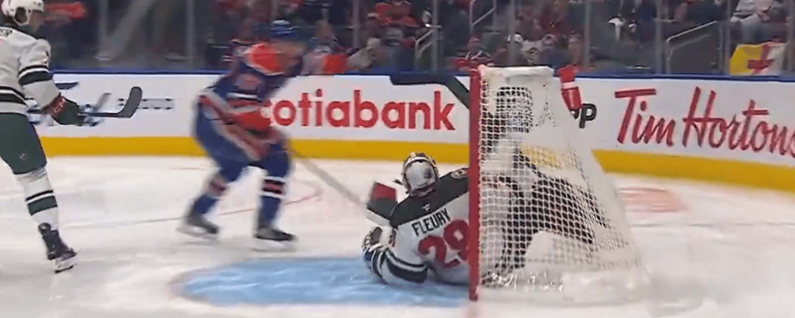 Marc-André Fleury accorde l'un des buts les plus bizarres de sa carrière