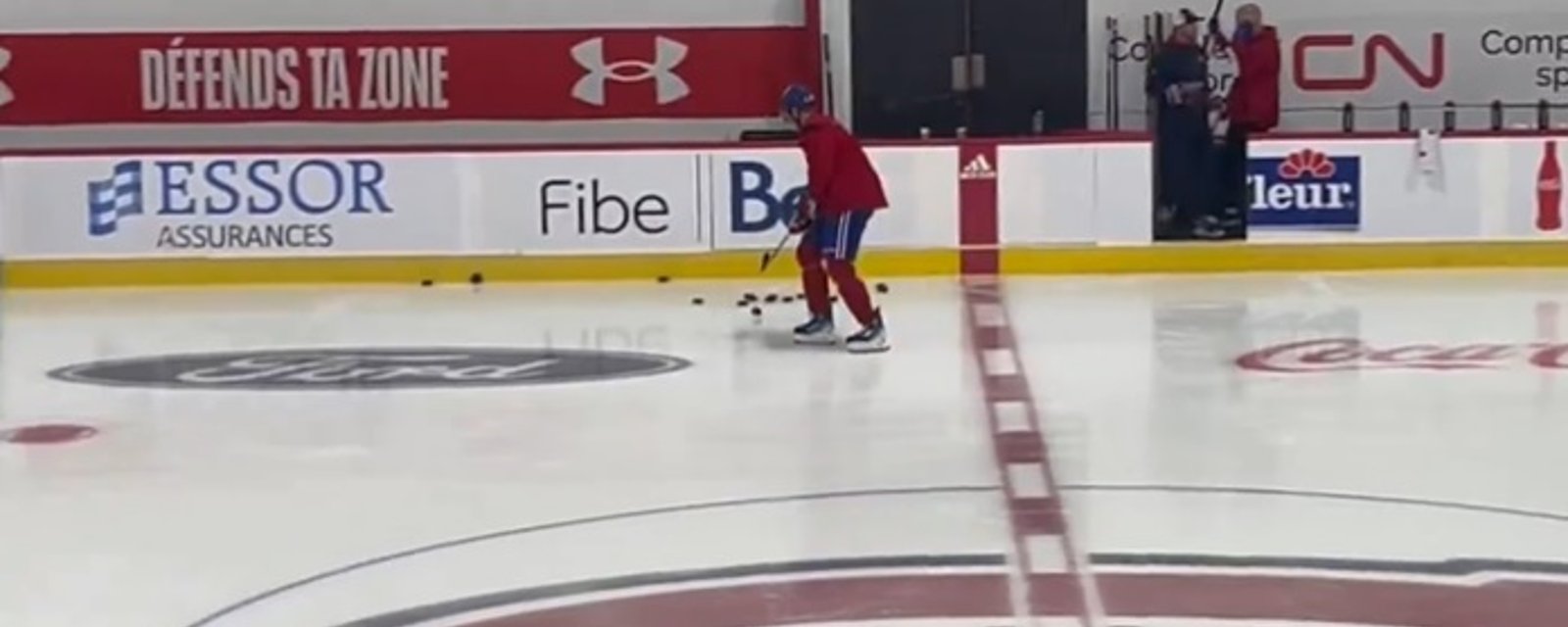 Patrik Laine saute sur la glace pour la première fois dans l'uniforme du Canadien