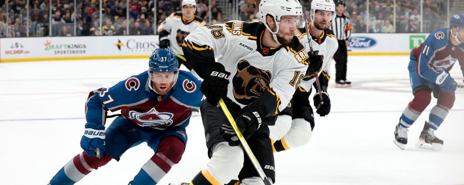 Pavel Zacha signe un nouveau contrat avec les Bruins 