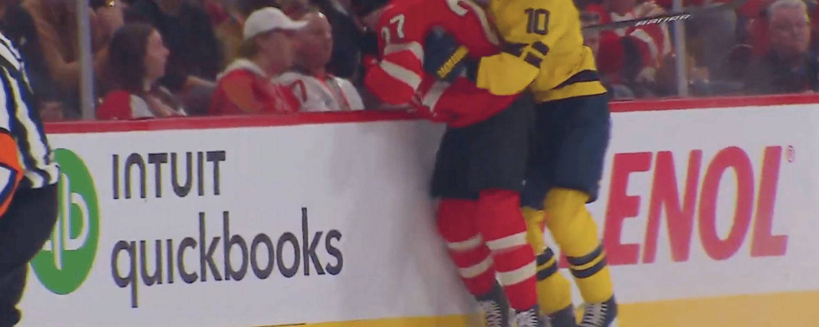 Shea Theodore quitte le match face à la Suède