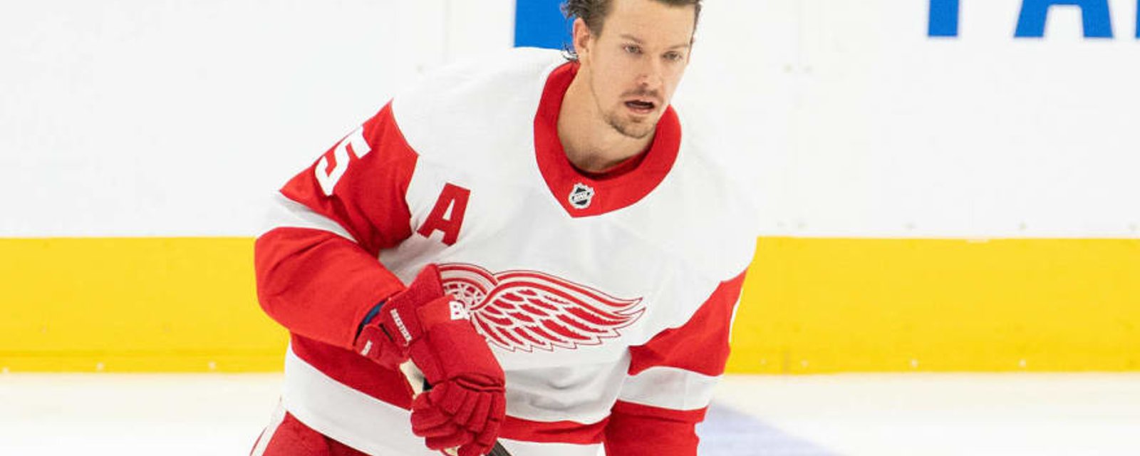Les Red Wings offrent le pire des cadeaux de fête à Danny DeKeyser!