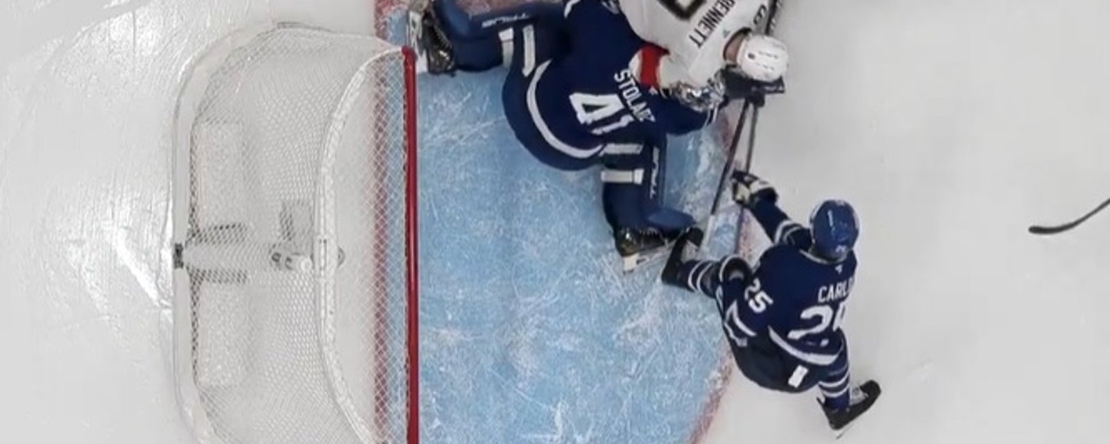 La LNH annonce sa décision pour le geste salaud de Sam Bennett sur Anthony Stolarz