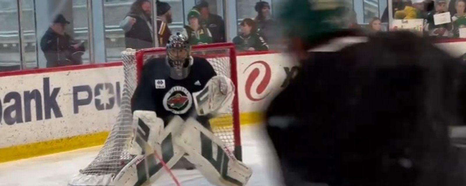 Marc-André Fleury jouait avec une canne à l'entraînement du Wild