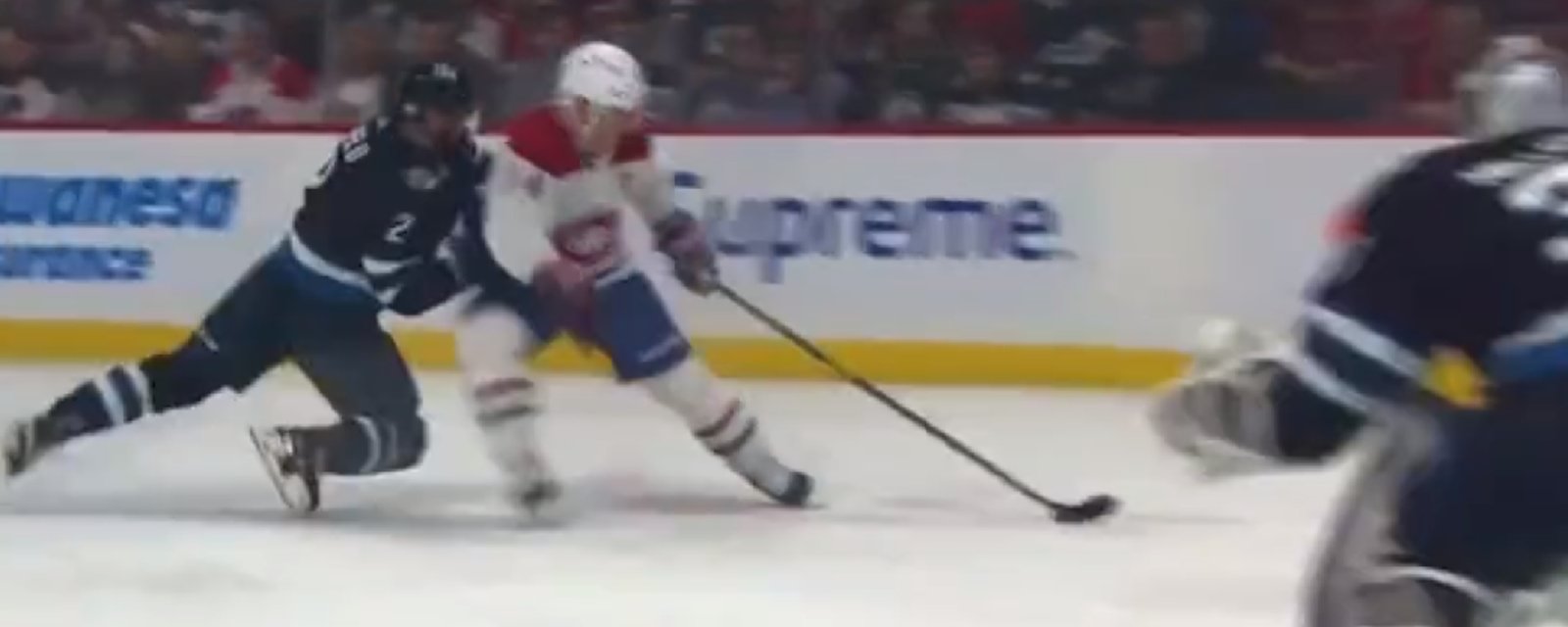 Nick Suzuki ouvre la marque avec son plus beau but de la saison jusqu'à présent! 