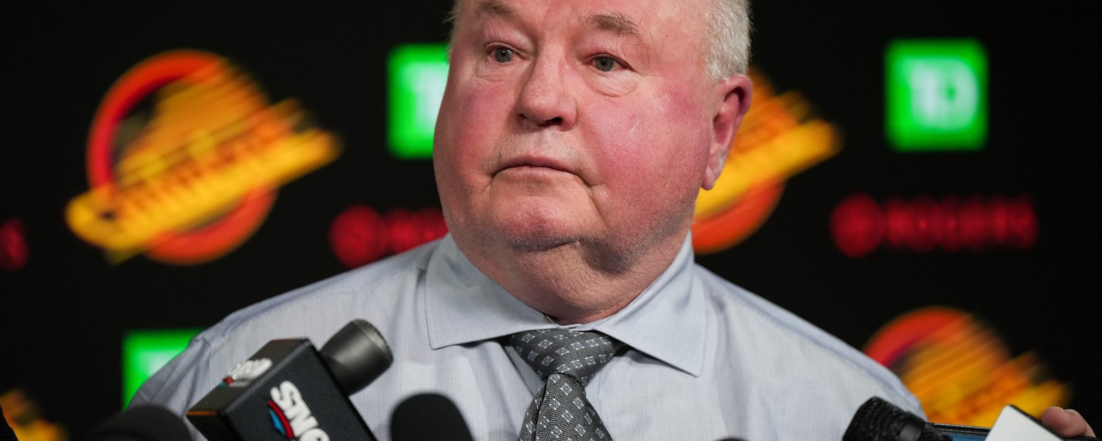 Bruce Boudreau dévoile une information stupéfiante à propos des Canucks et de Quinn Hughes