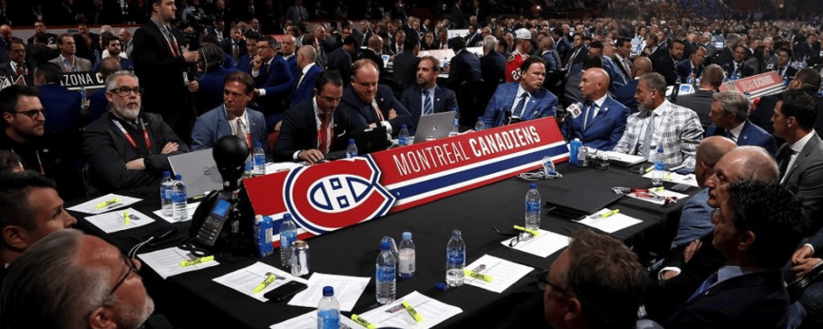 Pierre Dorion révèle que les 32 DG de la LNH ont un groupe de discussion et explique pourquoi