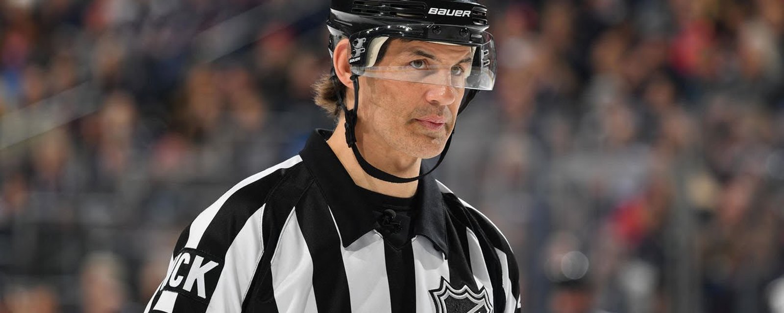 4 NATIONS: Wes McCauley tombe au combat