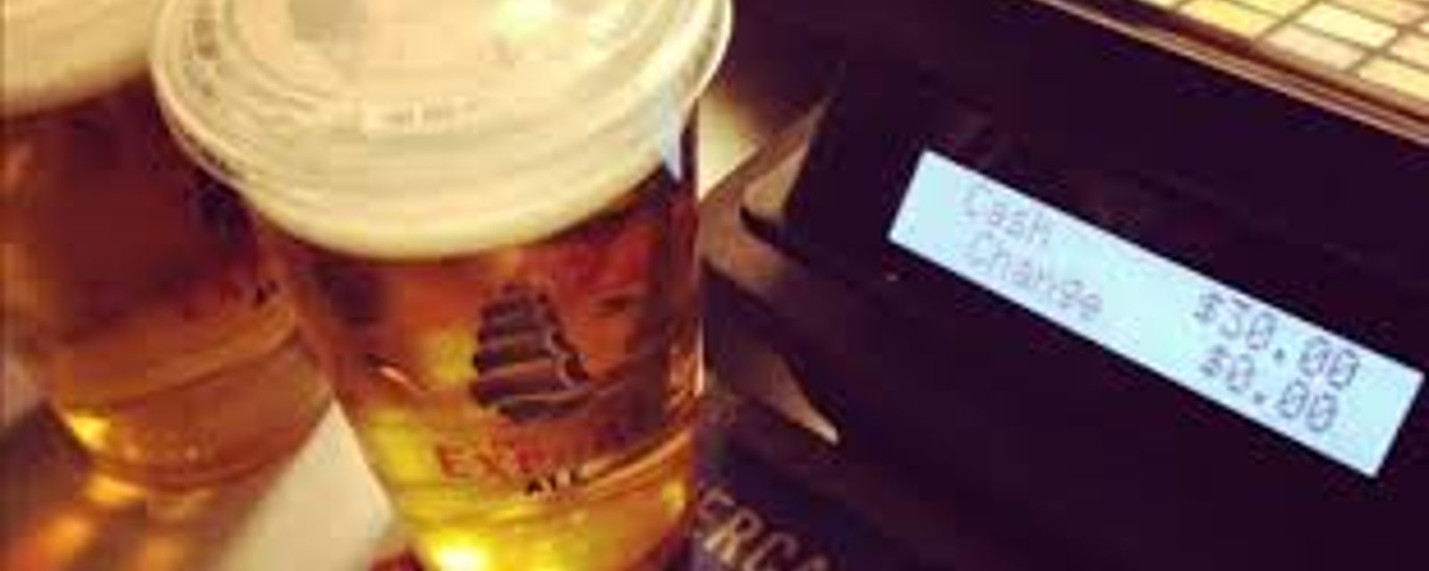Un vendeur du Centre Bell brise le silence sur le prix de la bière