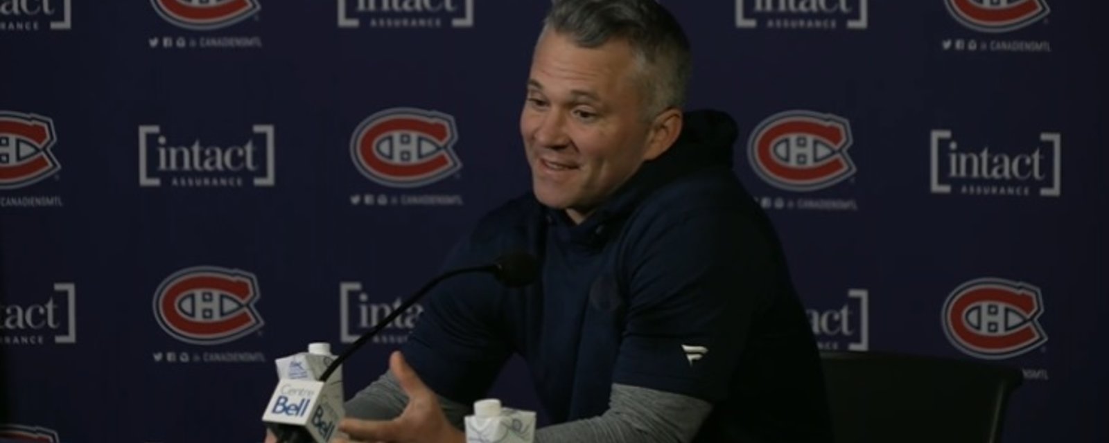 Martin St. Louis fait exploser la salle de rire en point de presse!