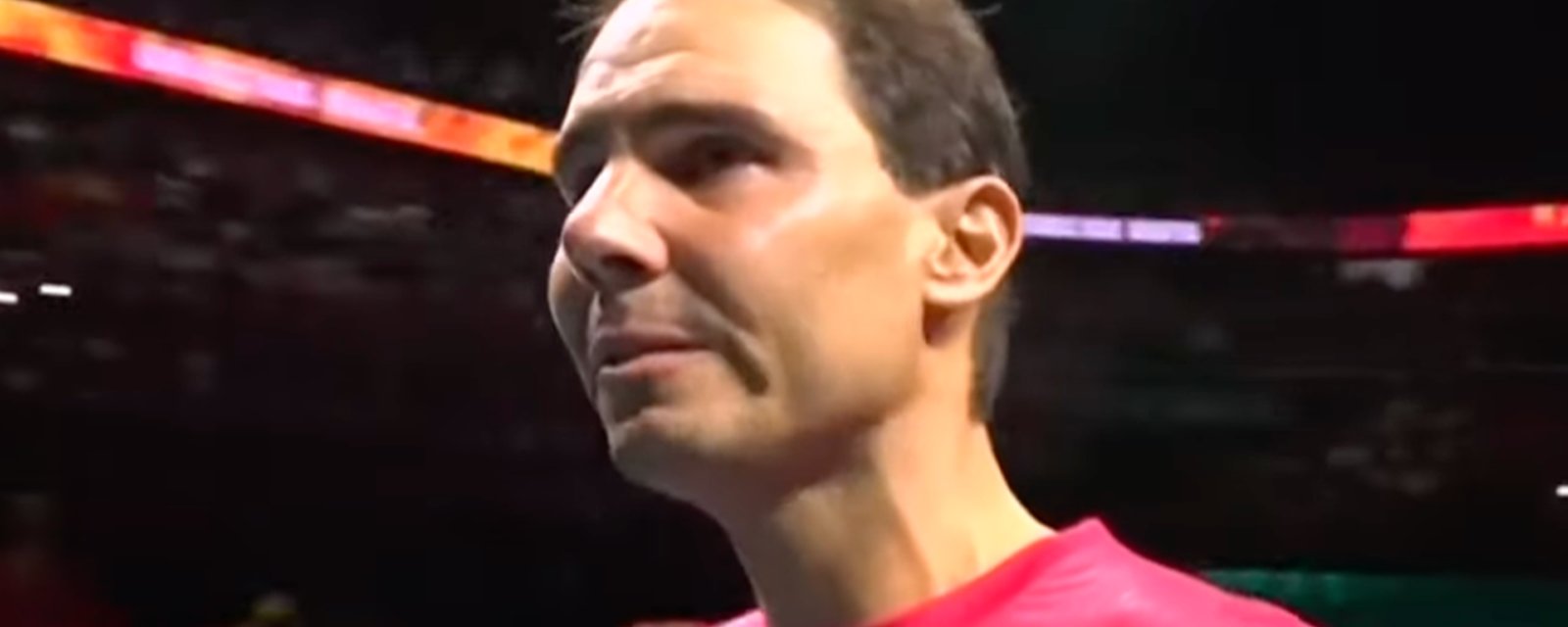 Rafael Nadal a les larmes aux yeux au moment de faire ses adieux au tennis 