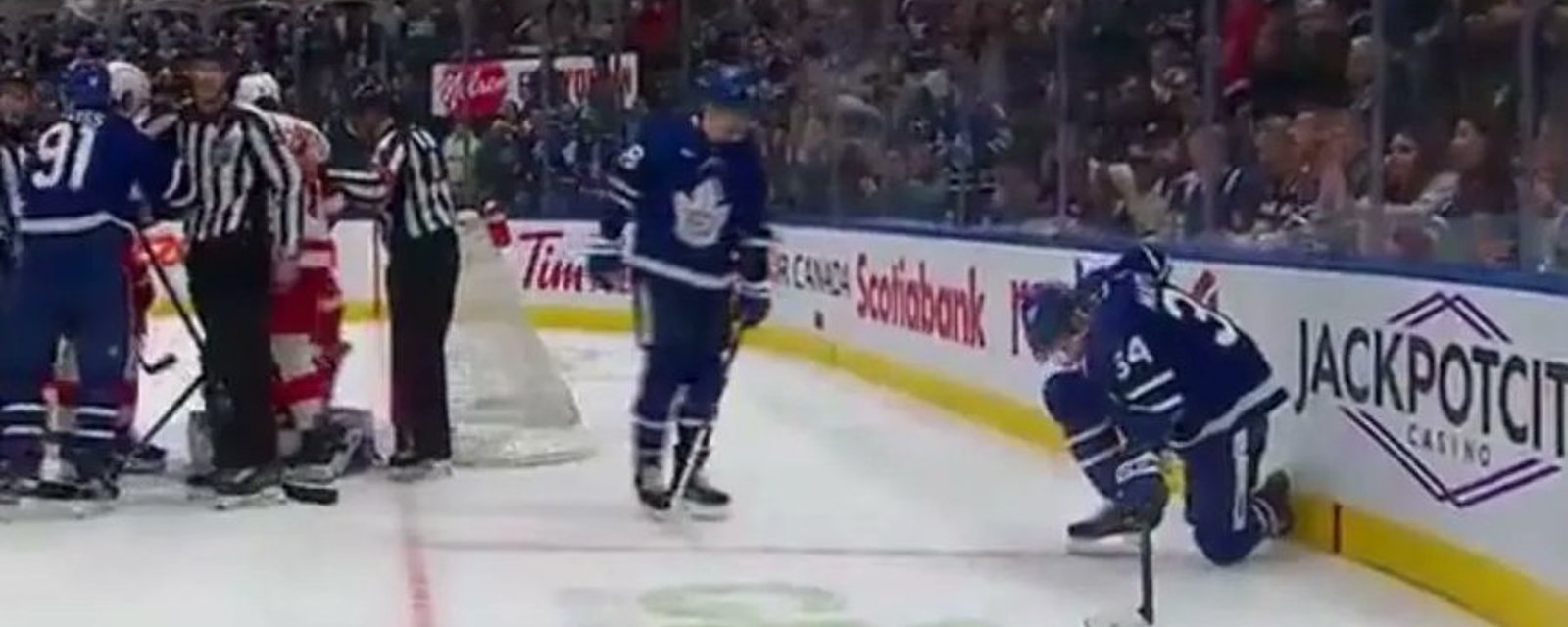 Une vidéo de la possible mystérieuse blessure d'Auston Matthews fait surface