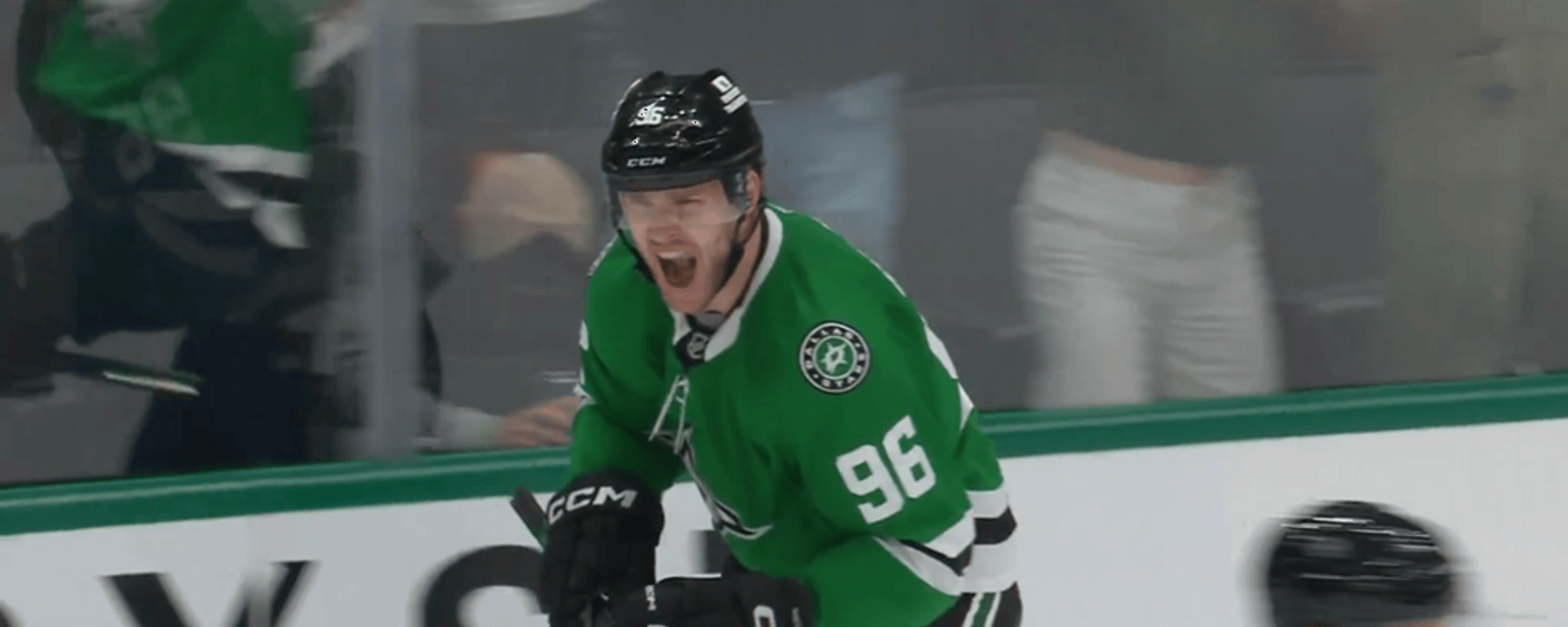 Mikko Rantanen inscrit un tour du chapeau en 3e période et élimine l'Avalanche