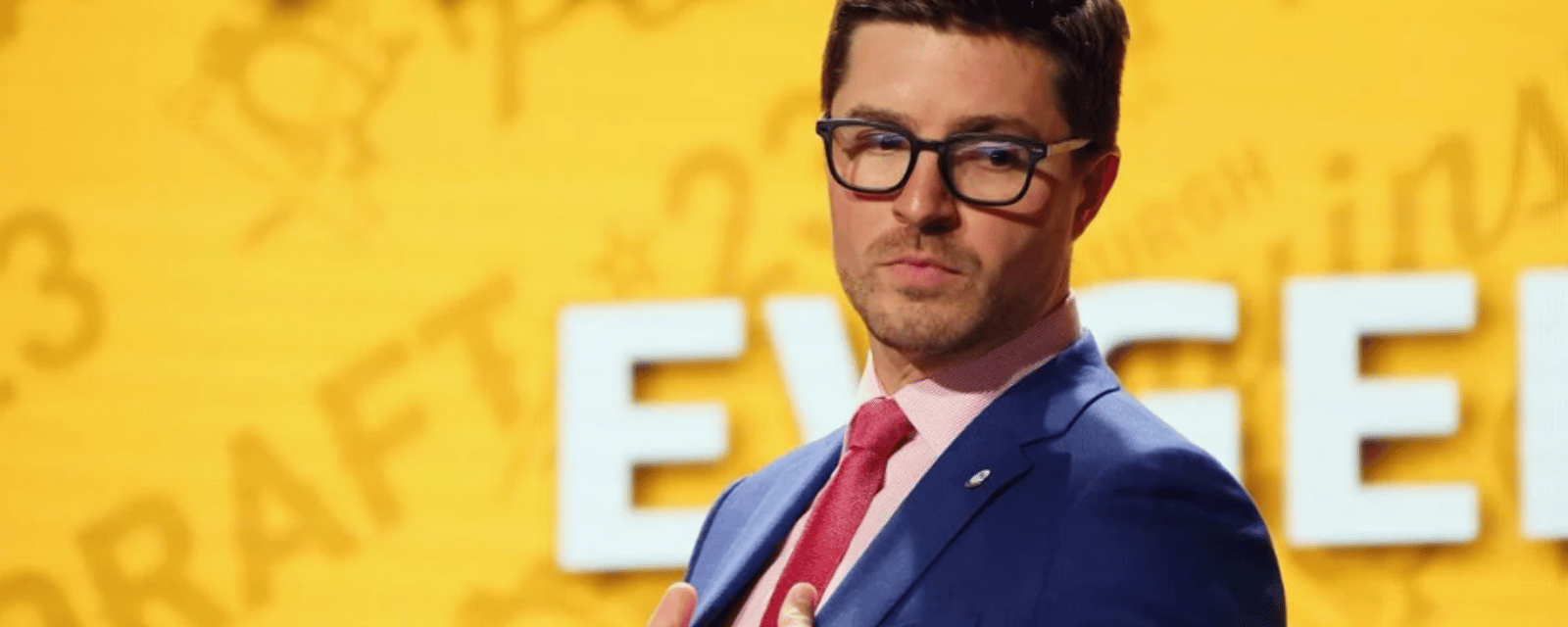 Est-ce que Kyle Dubas prépare une offre hostile à son ancienne équipe ?