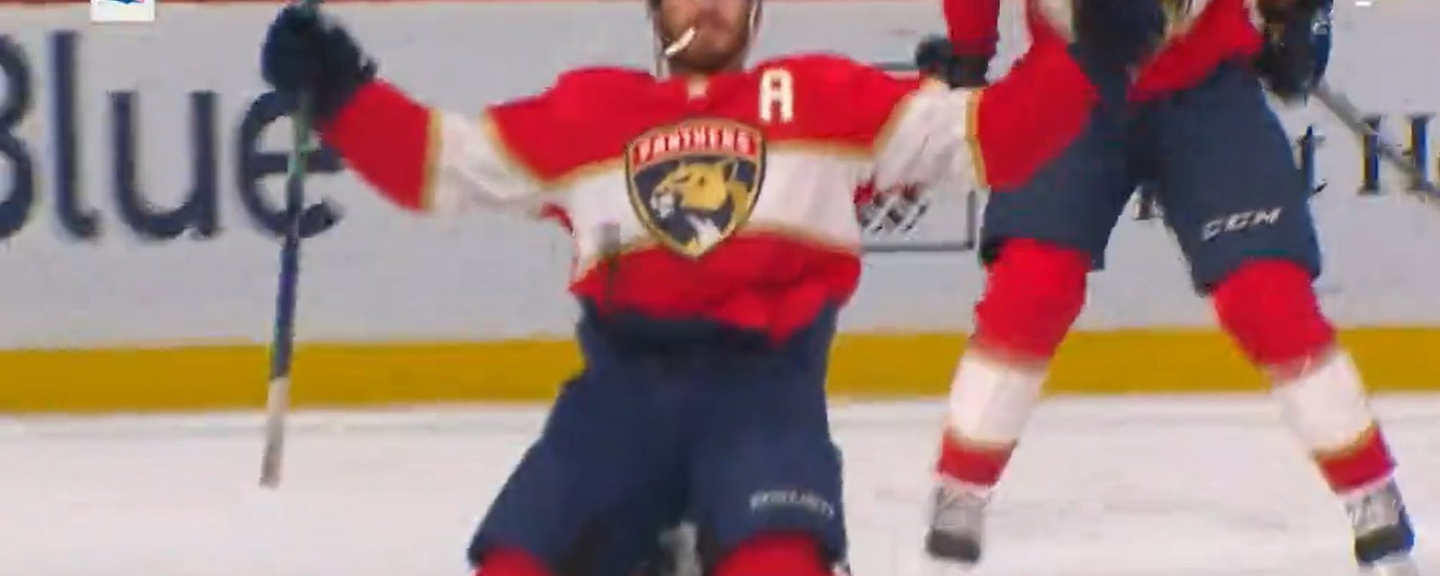 Matthew Tkachuk marque avec 4 secondes à faire afin d'amener les Panthers en finale!