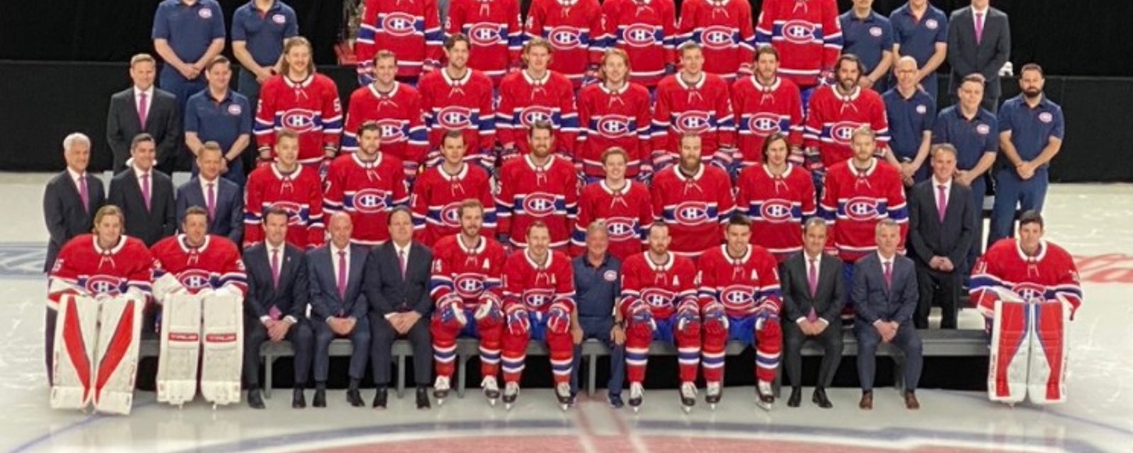 Les joueurs du CH posent un superbe geste lors de la photo d'équipe