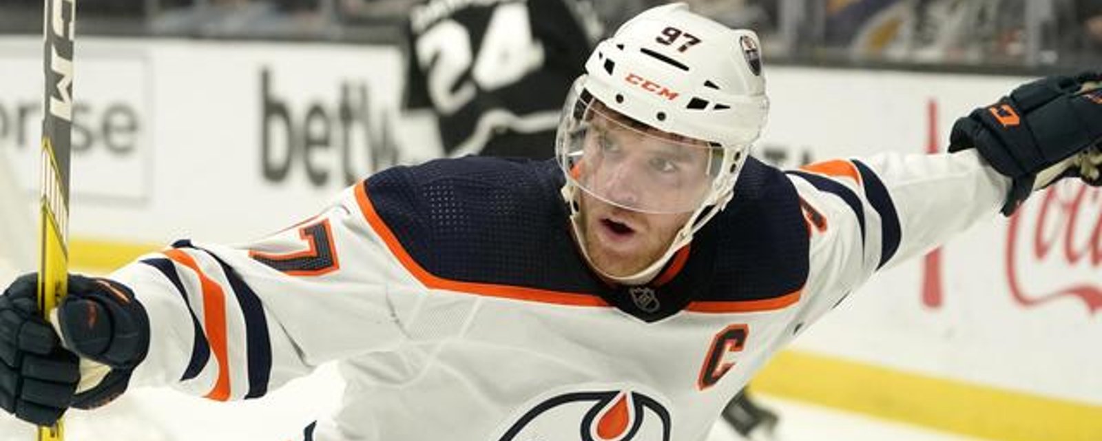 Connor McDavid démontre une fois de plus à quel point il est ridicule