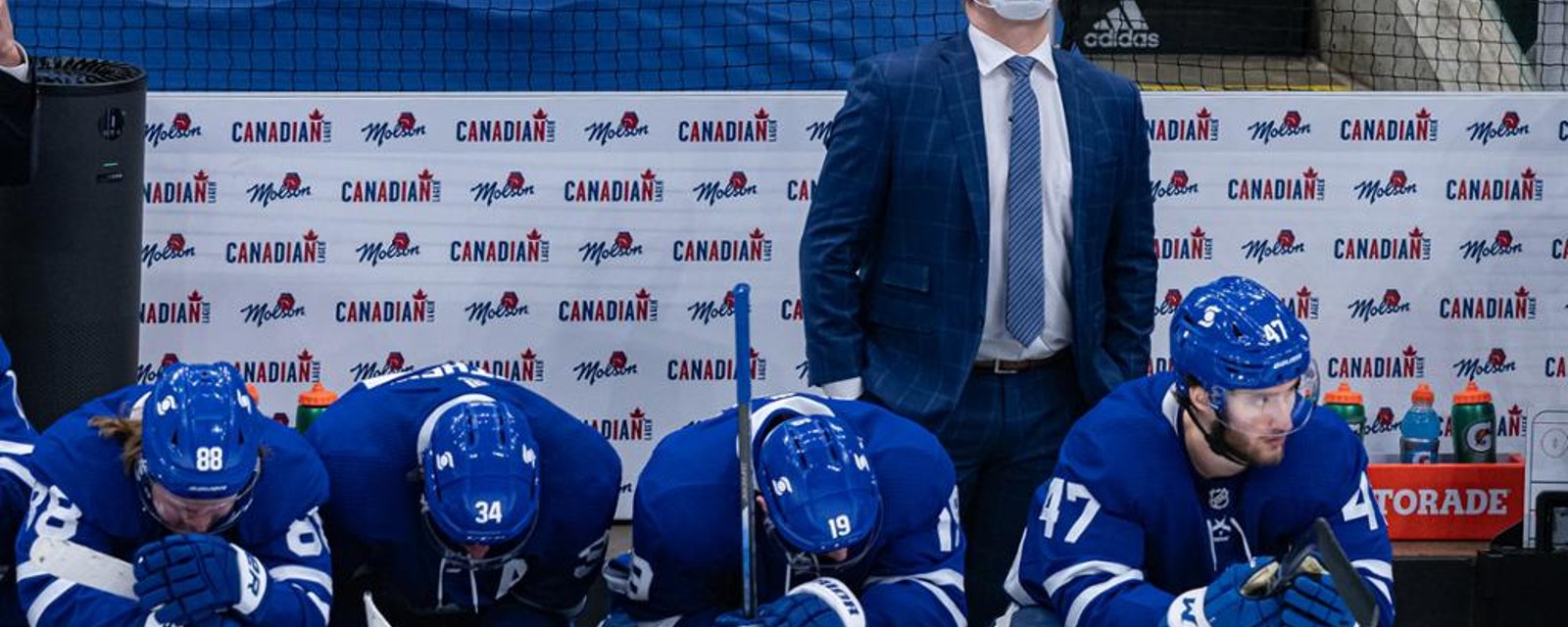 Les Maple Leafs s'inclinent et les partisans sont furieux sur les médias sociaux! 