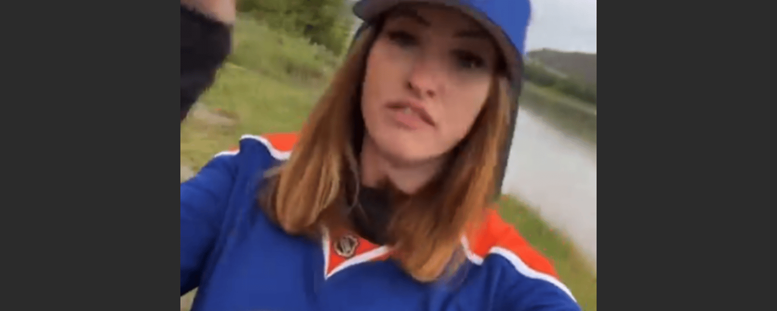 La “flasheuse” des Oilers devient virale une fois de plus avec une vidéo sur les médias sociaux