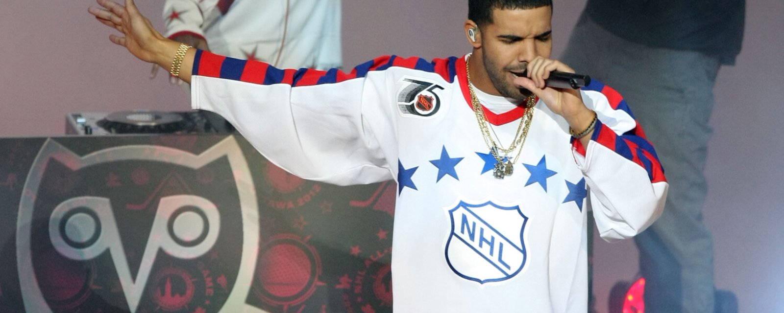 Drake place un pari de 500 000$ sur le gagnant de la Coupe Stanley!