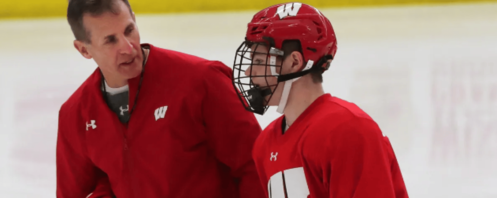 Cole Caufield offre un émouvant témoignage à Tony Granato qui est atteint d'un cancer